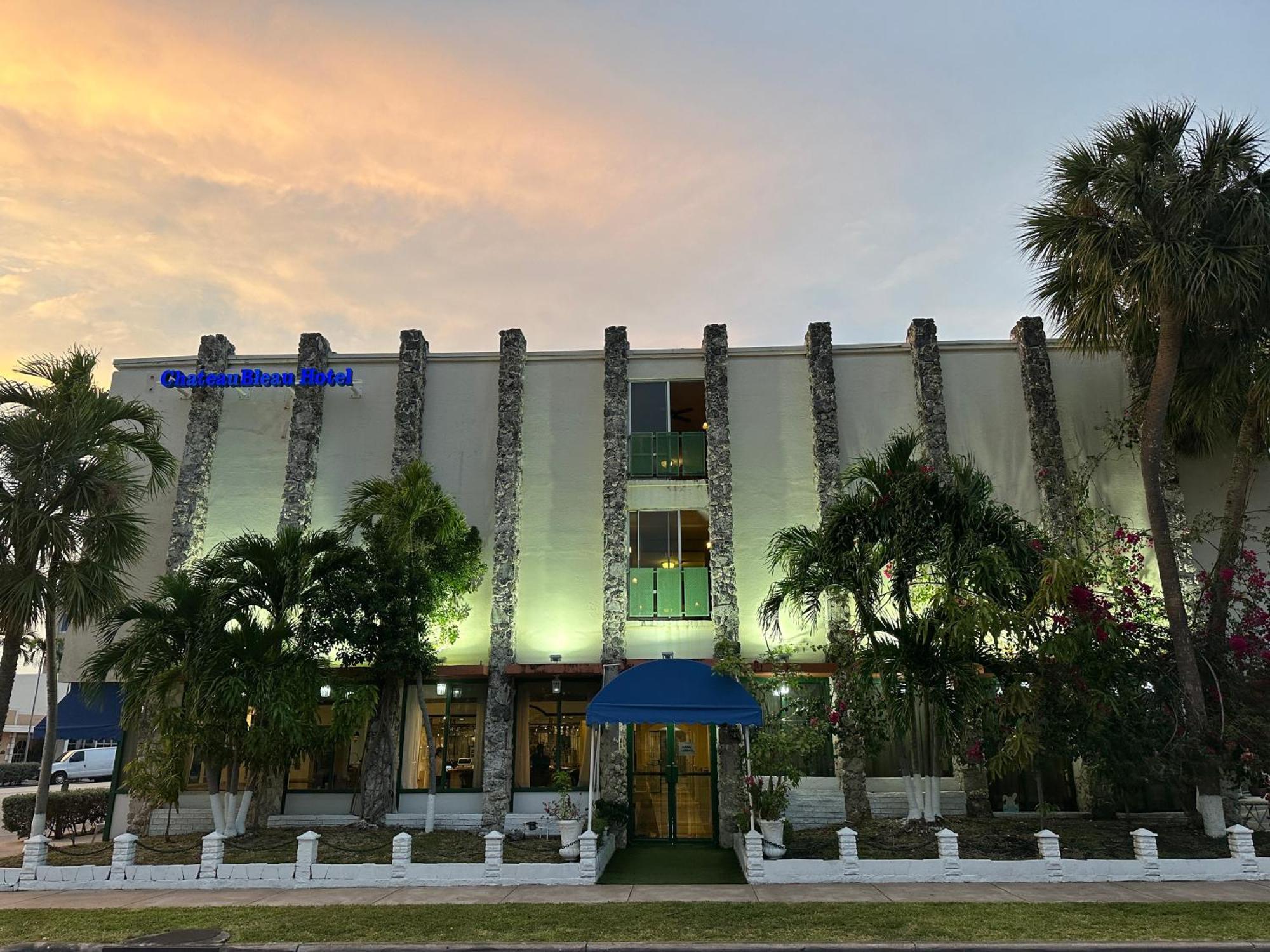Hotel Chateaubleau Coral Gables Bagian luar foto