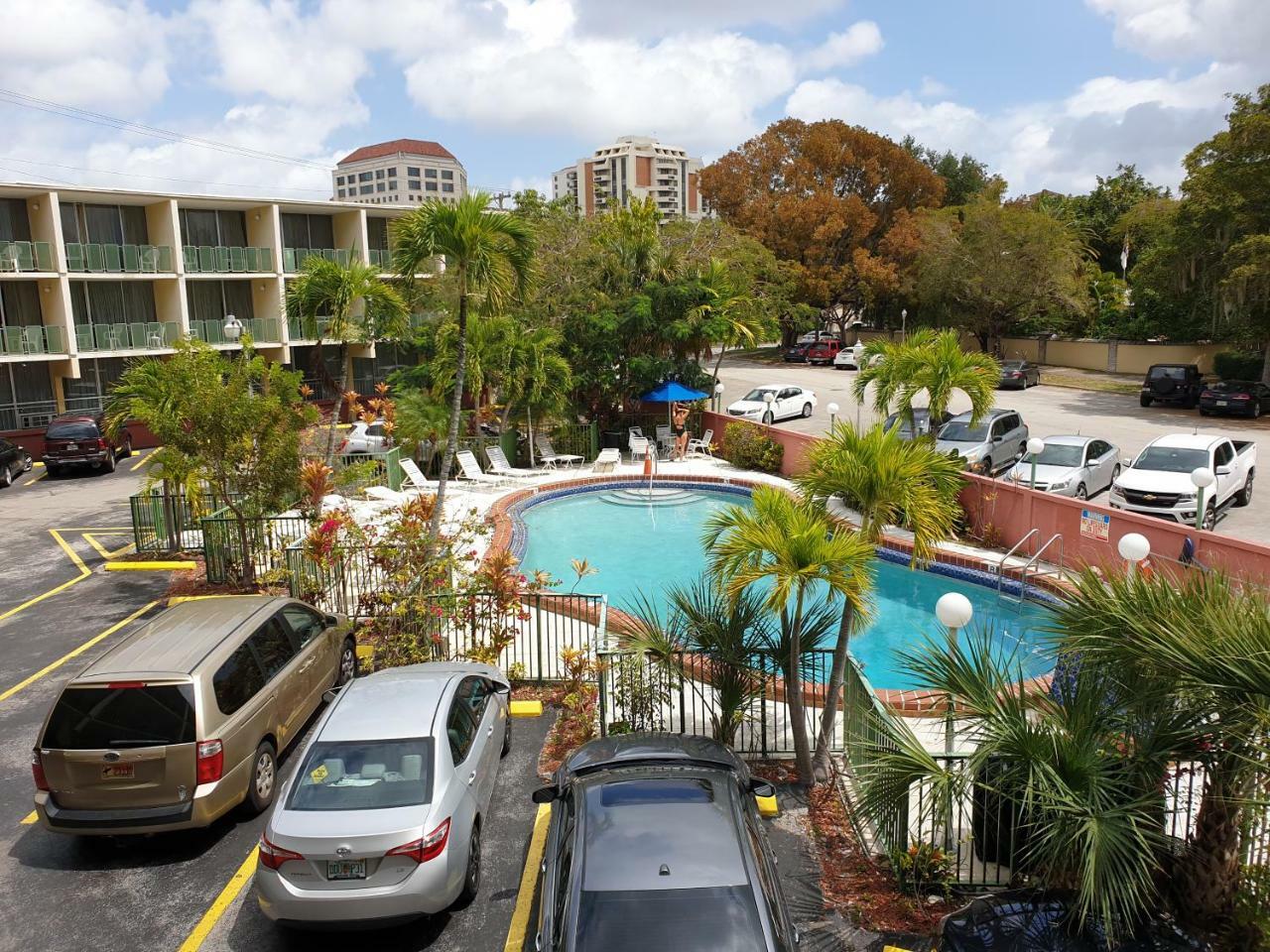 Hotel Chateaubleau Coral Gables Bagian luar foto